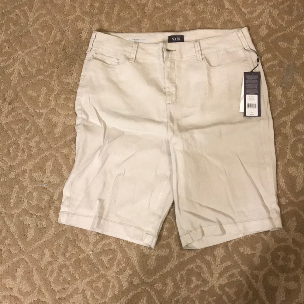 NYDJ “Catherine” shorts size 14 NWT